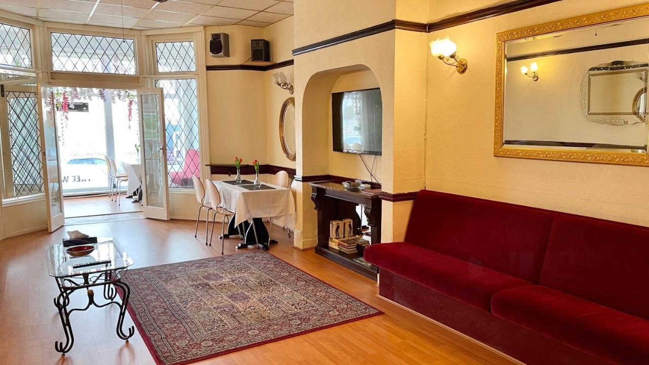 The Chimes On The Sea Bed and Breakfast Μπλάκπουλ Εξωτερικό φωτογραφία