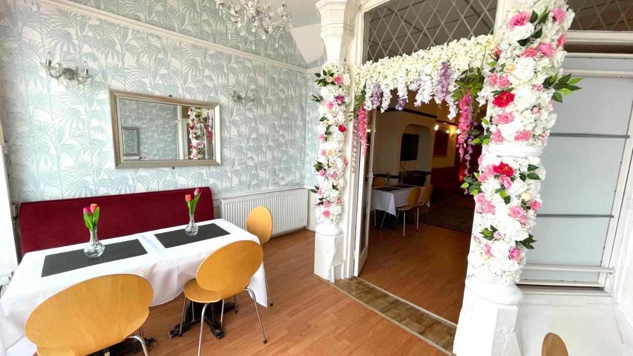 The Chimes On The Sea Bed and Breakfast Μπλάκπουλ Εξωτερικό φωτογραφία